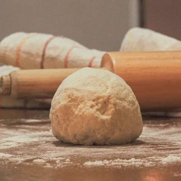 Priprema domaćih kiflica i štrudli